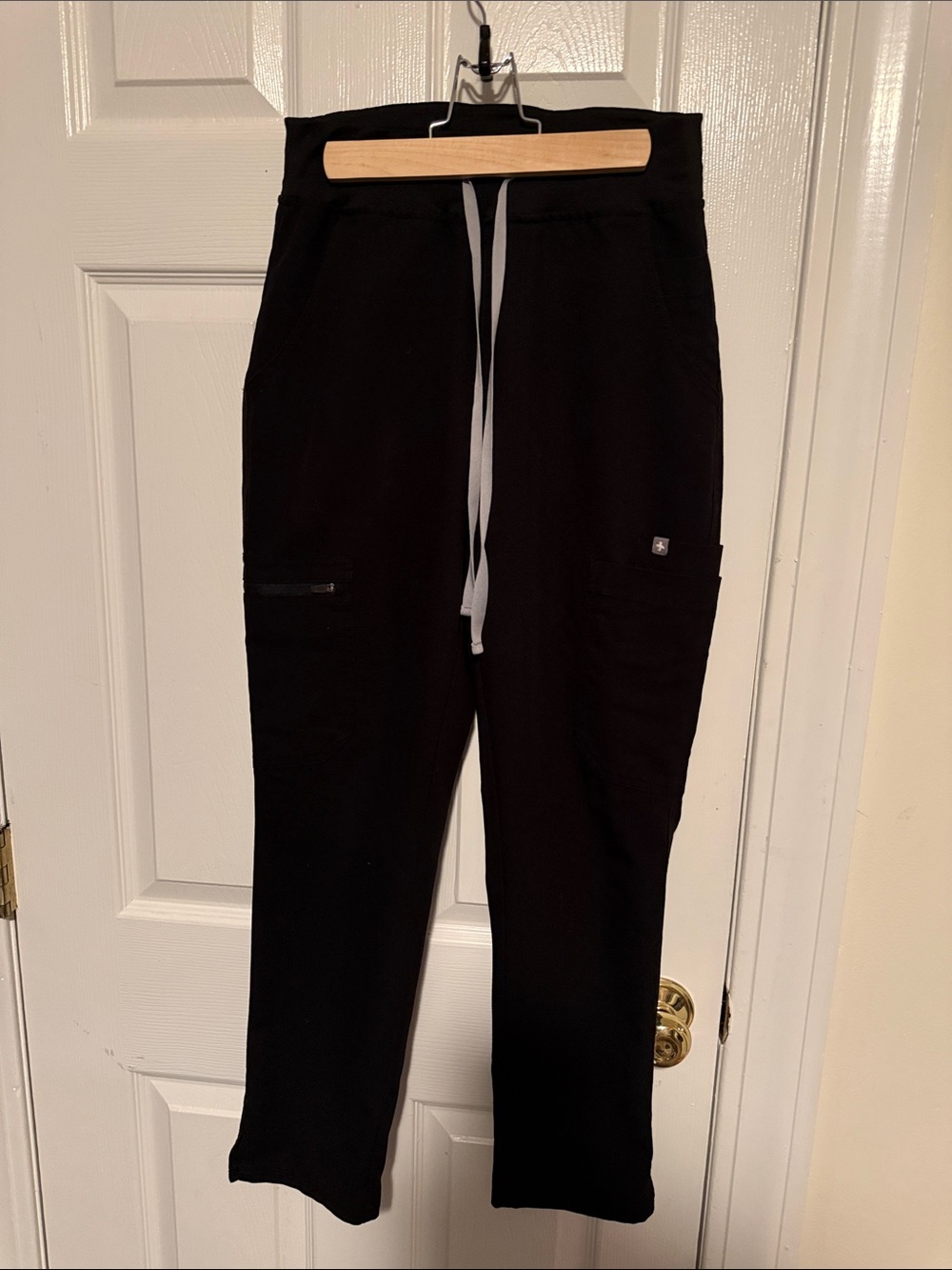 Figs Women's Black Drawstring Cargo scrub Pants
